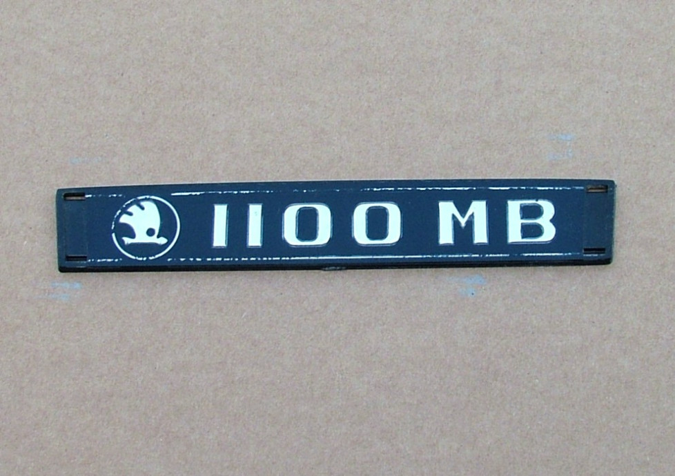 Škoda 1100 MB – znak plastový 1100 MB