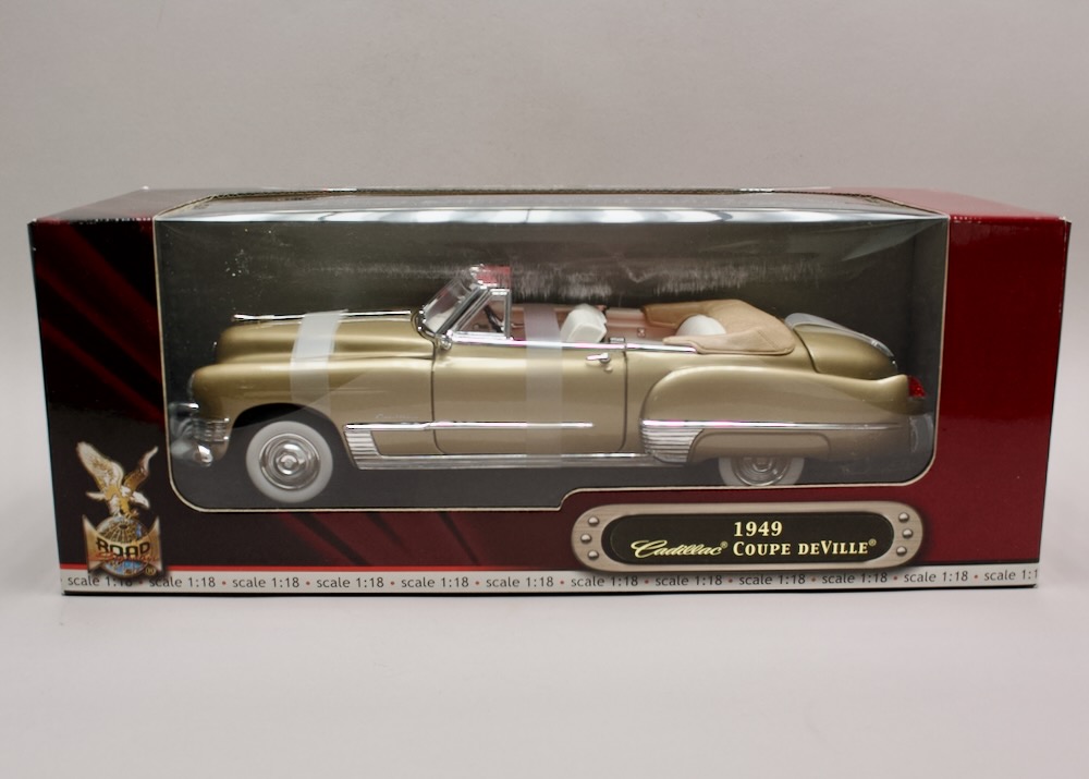 Cadillac Coupe DeVille 1949 1:18 Yat Ming Deluxe Edition – zlatý americký kabriolet v originálním balení