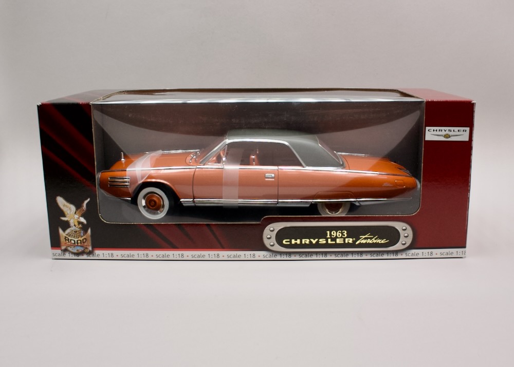 Chrysler Turbine 1963 1:18 Yat Ming Deluxe Edition – experimentální turbínový vůz v originálním balení