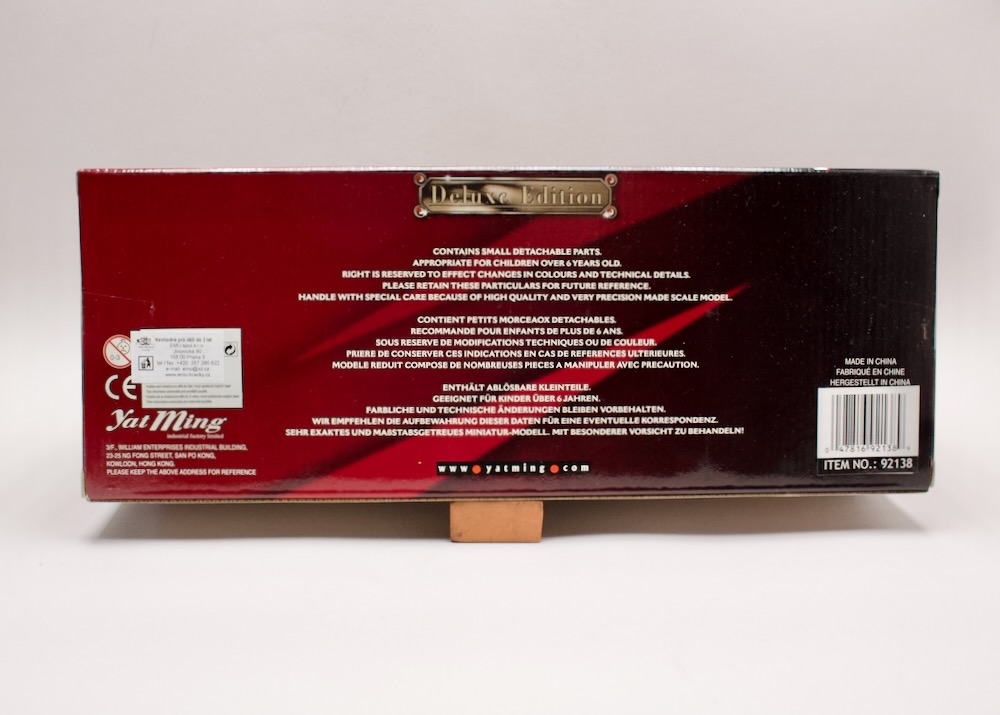 Zadní strana balení modelu Ford Fairlane Crown Victoria 1955 1:18 Yat Ming Deluxe Edition