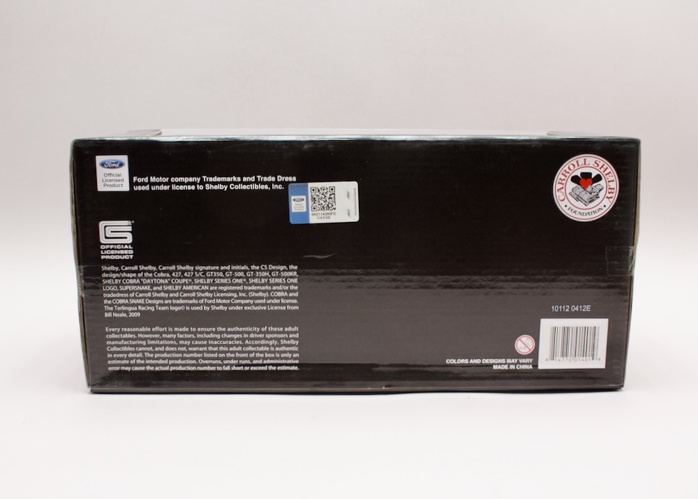 Zadní strana balení modelu Ford GT40 Mk II 1966 Shelby Collectibles s licencí Ford a Shelby