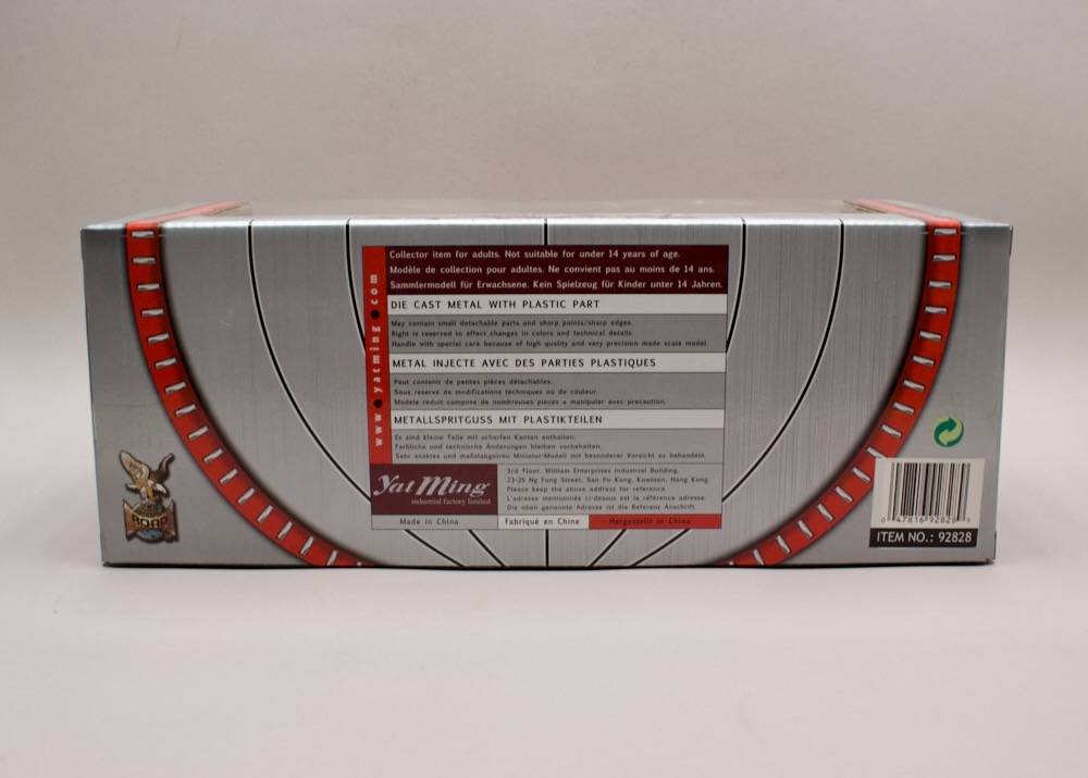 Zadní strana balení modelu Ford T-Bucket 1923 1:18 Yat Ming s výrobním označením