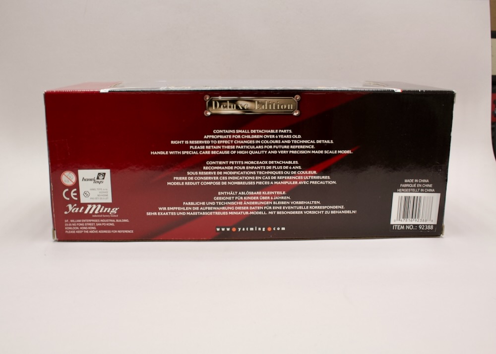 Zadní strana balení modelu Pontiac Firebird Trans Am 1999 1:18 Yat Ming s označením Deluxe Edition