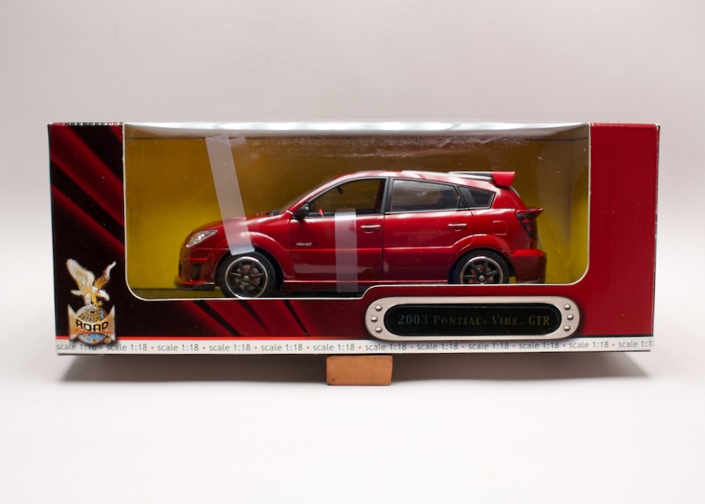 Pontiac Vibe GTR 2003 1:18 Yat Ming Deluxe Edition – sportovní koncept v originálním balení