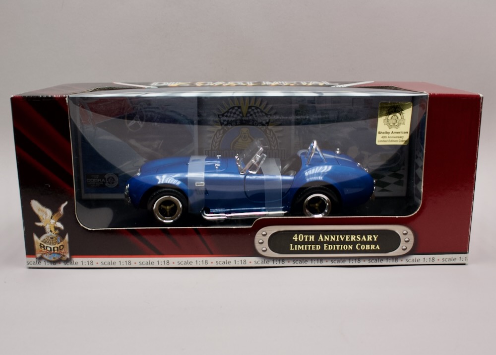 Shelby Cobra 40th Anniversary Limited Edition 1:18 Yat Ming 92059 – výroční edice v originálním balení