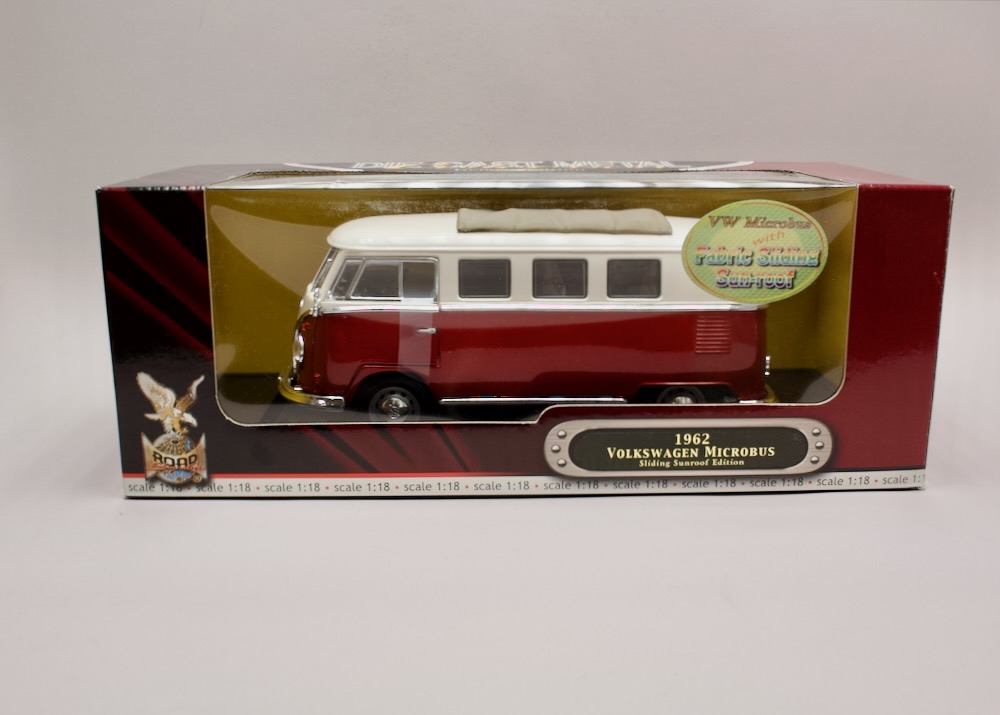 Volkswagen Microbus 1962 1:18 Yat Ming Deluxe Edition – klasický VW T1 v originálním balení