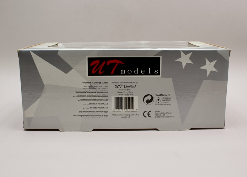 Zadní strana balení modelu BMW Z3 Roadster 1:18 UT Models s licenčním označením BMW
