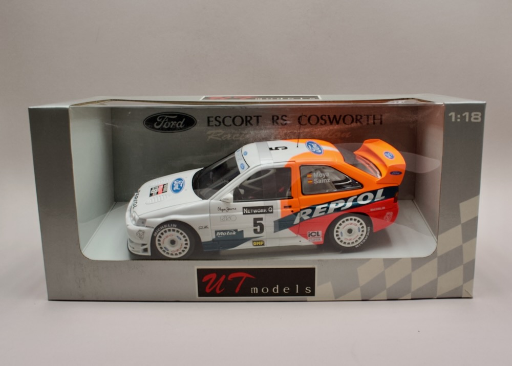 Ford Escort RS Cosworth WRC 1997 #5 Moya 1:18 UT Models 39750 – Racing Collection, zapáskován v originálním balení