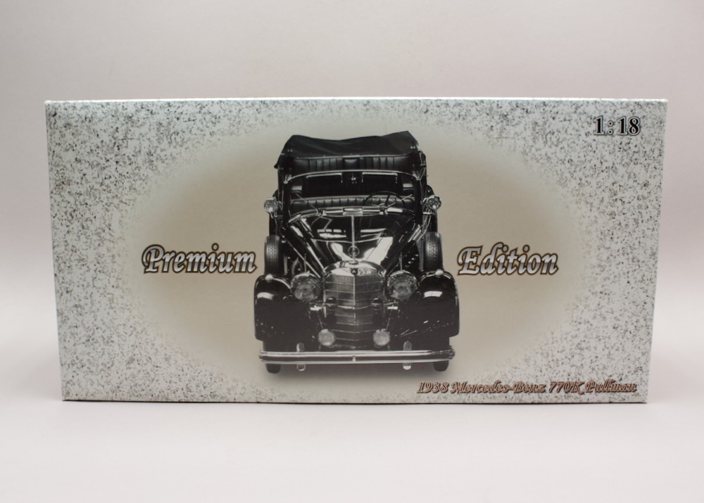 Boční strana krabice modelu Mercedes-Benz 770K Pullman Cabriolet Premium Edition