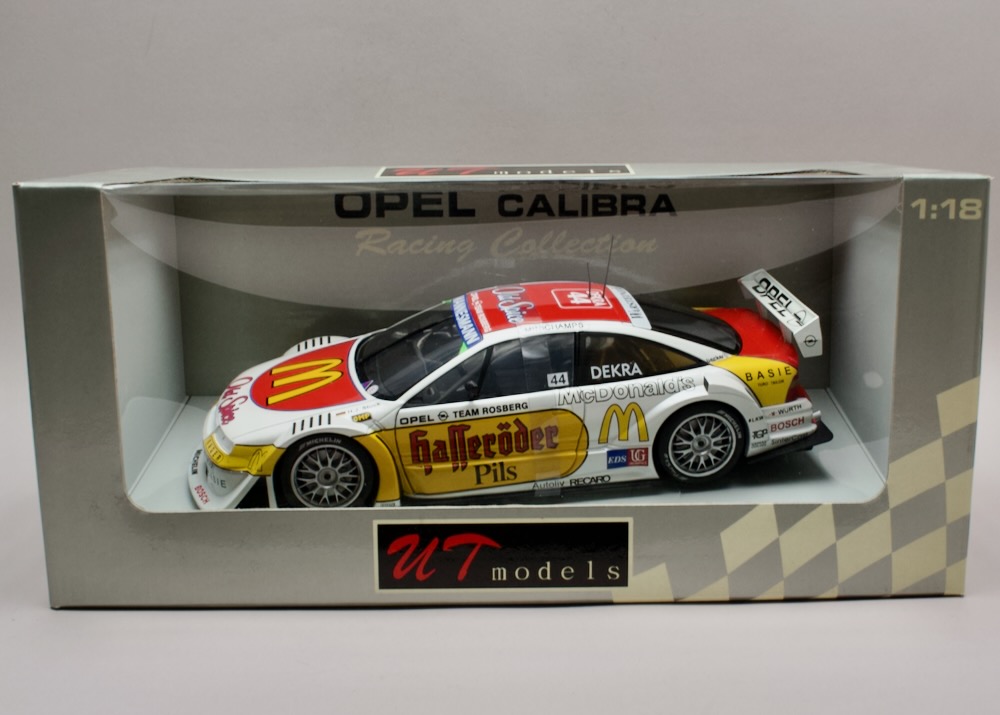 Opel Calibra V6 1996 #44 Team Rosberg H.J. Stuck 1:18 UT Models 39678 – DTM Racing Collection v originálním balení