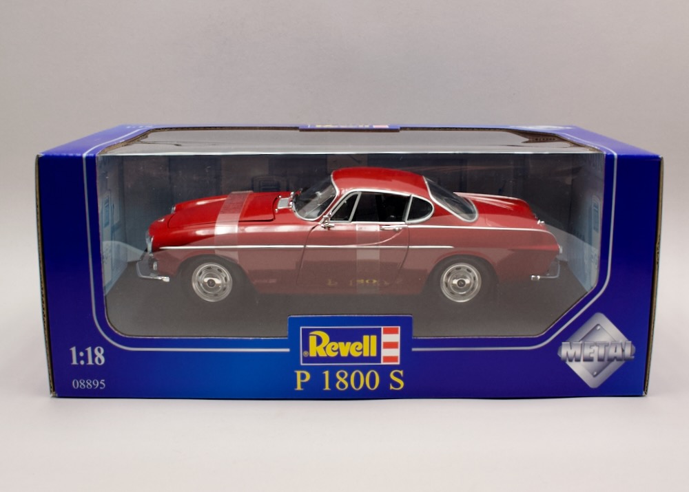 Volvo P1800 S vínová 1:18 Revell 08895 – zapáskovaný model v originálním balení