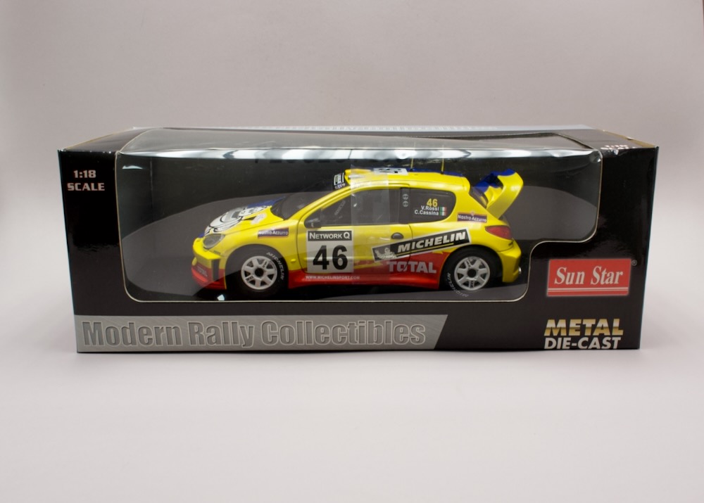 Peugeot 206 WRC #46 Rally Great Britain 2002 1:18 Sun Star – Valentino Rossi v originálně zapáskovaném balení