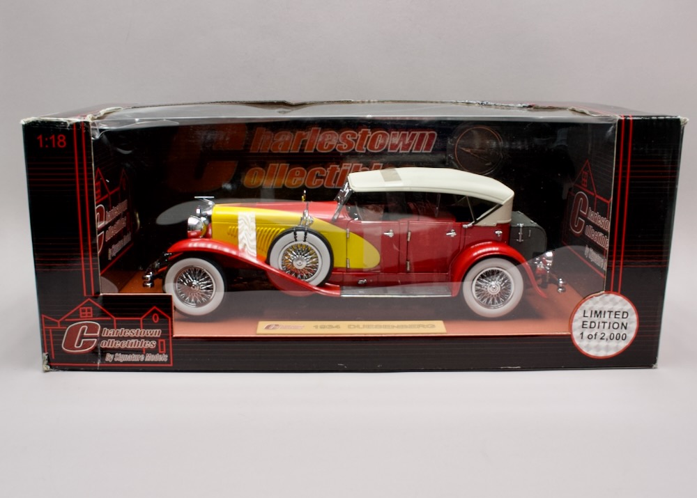 Duesenberg Dual Cowl Phaeton Convertible Sedan 1934 1:18 Signature Models 18110 – limitovaná edice 1 z 2000 kusů, zapáskovaný model